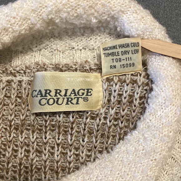 CARRIAGE COURT Small vintage Sweater roll neckline. Drop shoulder patch design - Picture 7 of 8